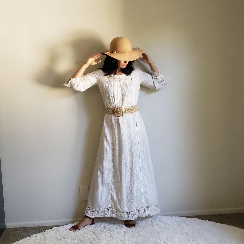 1960s 1970s Vintage White Lace Maxi Dress - Picture 11 of 14